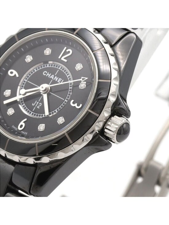 Chanel 29 Ceramic Quartz Watch display picture 3